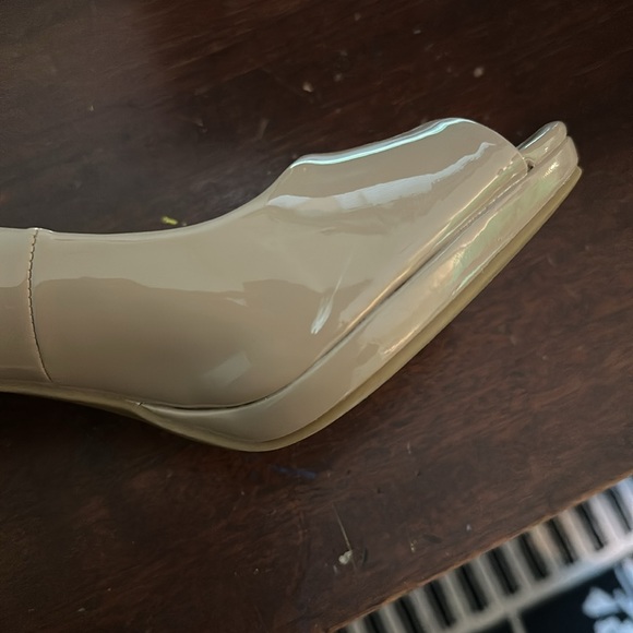 Bandolino Women's Peep Toe Heels - Nude - Picture 5 of 5